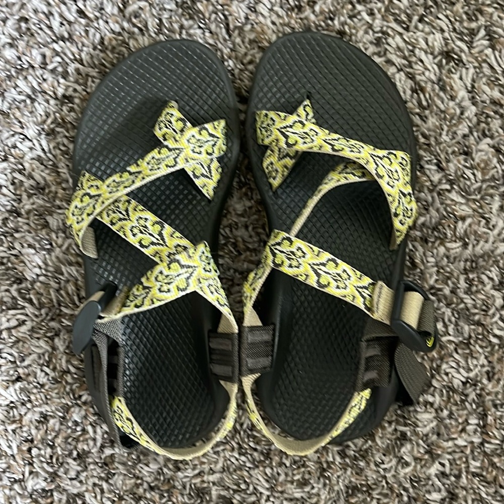 Women’s Chaco, size 5